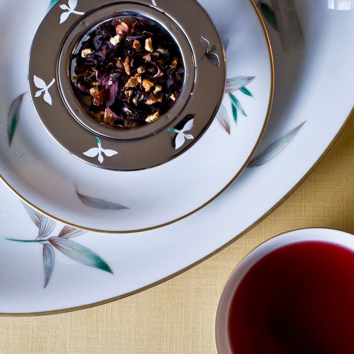 Organic black currant tisane Fruity black currant tea Caffeine-free black currant tisane Antioxidant-rich black currant tea Black currant herbal tea