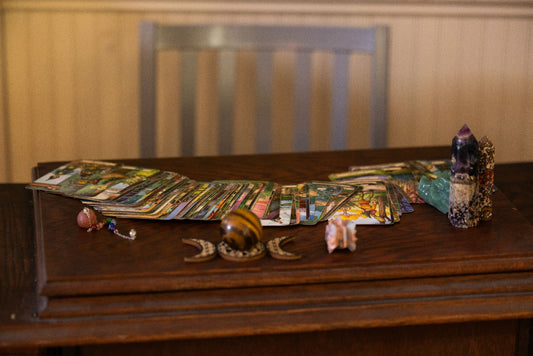 Ethics and Etiquette of Tarot Reading: Navigating the Do's and Don'ts